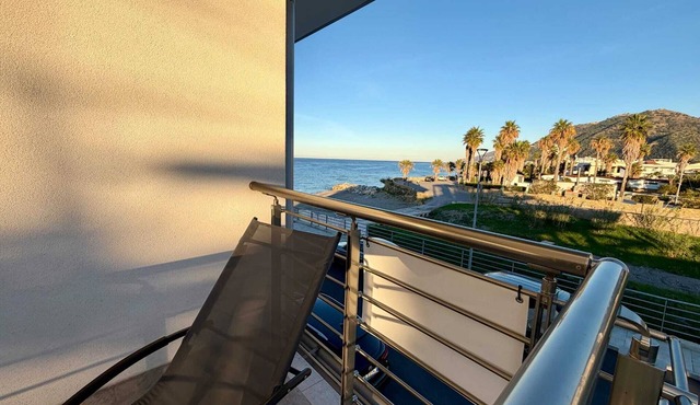 Brolo (ME), beachfront apartment with private parking.