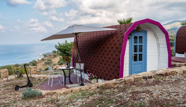 Bungalow 'Limone' with Sea View, Wi-Fi and Air Conditioning