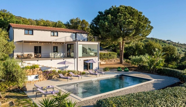 Casa Victoria - Four Bedroom Villa, Sleeps 8