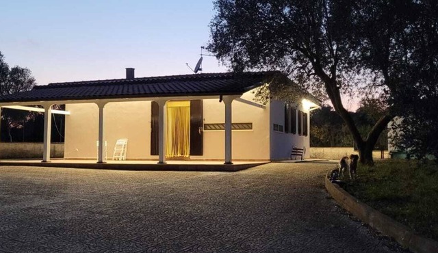 Casamé, it is a complete structure. Cozy nestled in the Mediterranean bush
