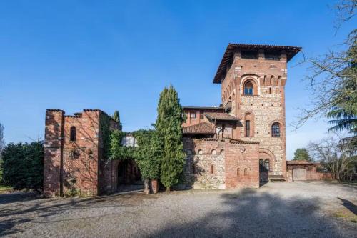 Castello dei Cento Tetti - La Dolciniana