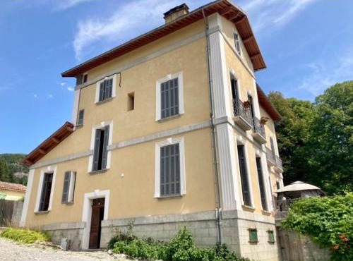 charmant appartement dans joli village d’Annot in Annot
