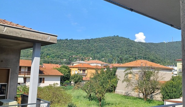 Charming 1-bedroom apartment in marvelous Torre Boldone with AC, WiFi