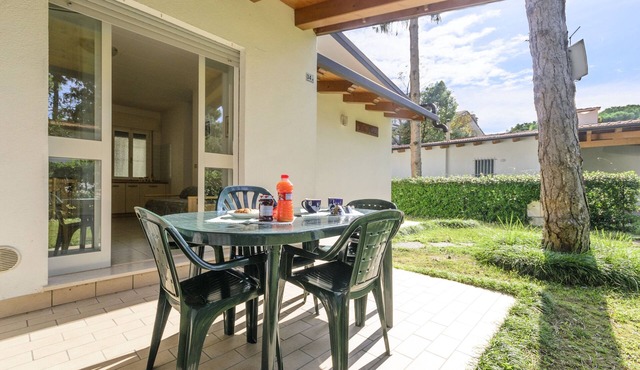 Charming semi-detached villa in Lignano