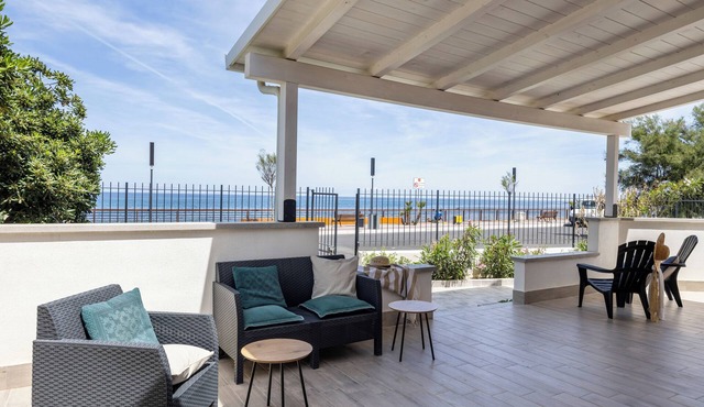 Charming vacation home by the sea