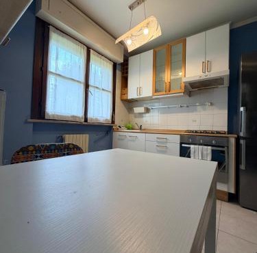 Chicco Light - Appartamento low cost per soggiorni brevi Vercelli Wi-Fi - Cinelli Apartment