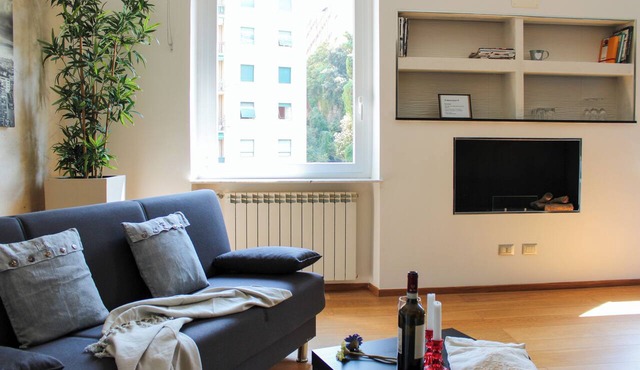 Comfort & Relaxation - Jacuzzi - Parking & Near the Airport