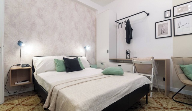 Comfortable and functional studio above the metro for long stay in Milan