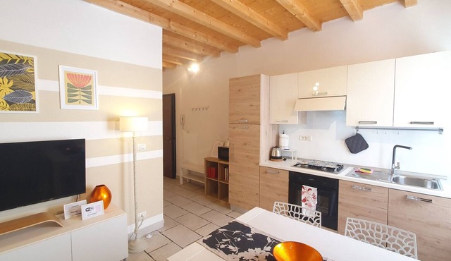 Comfortable one bedroom apartment on the second floor in a central position.