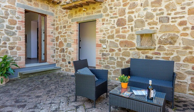 Cosy apartment in villa for 3 people with WIFI, patio, pets allowed and panoramic view