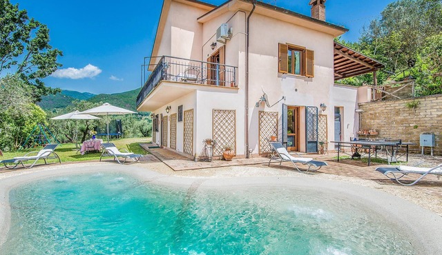 Cozy home in Poggio Catino RI