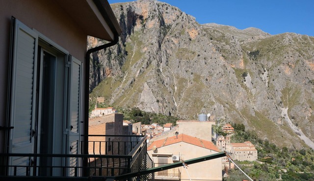 Dolce-Vista, close to great hiking trails and the sea!