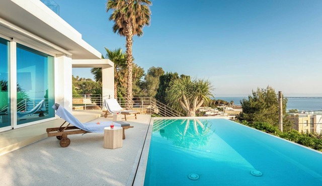 Exentia Stays - Luxury Seafront Villa in Syracuse, Sicily