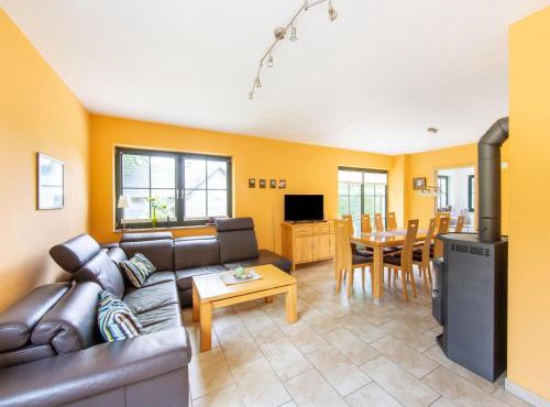Forest Escape with Terrace in Eisfeld