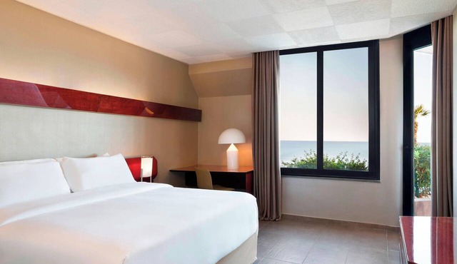 Four Points by Sheraton Catania Hotel & Conference Center in Aci Castello