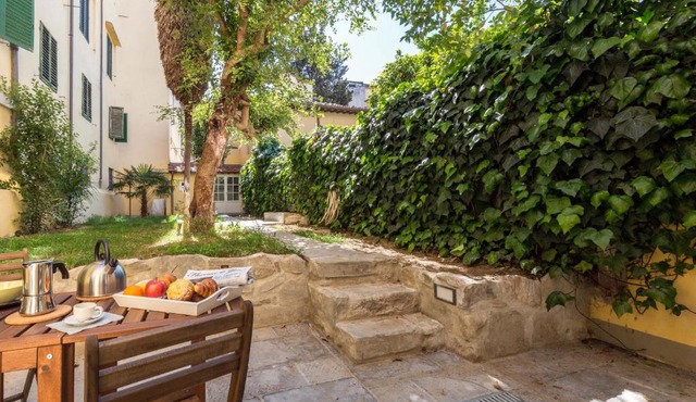 Garden Charming Niche