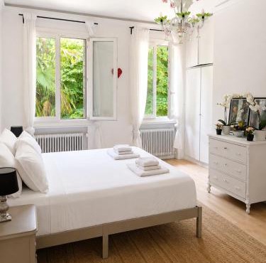 Garden Lodge by Veneto Villa