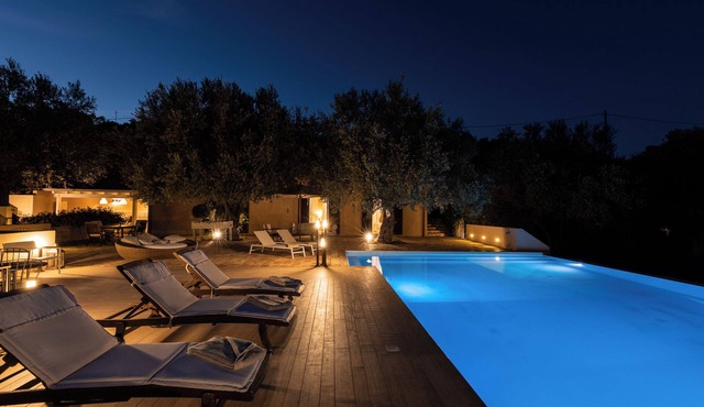 Gioi - Villa with infinity pool and citrus grove view 10 minutes from Noto