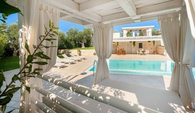 Gorgeous Countryside Villa with Infinity Pool