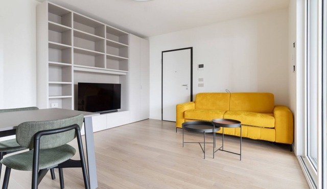 GuestHost - Spacious and modern 75 square meters apartment, perfect for six people, located on the second floor of a building with an elevator (NOT accessible to guests with disabilities).The property is located in a quiet area, allowing our guests to ex