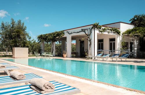 HelloAPULIA Villa Barbara - Villa with 7 Bedrooms & Infinity Pool, Monopoli