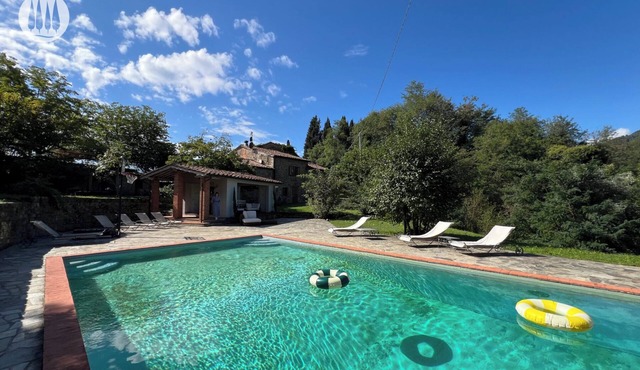 Historic country home in Villa with Pool
