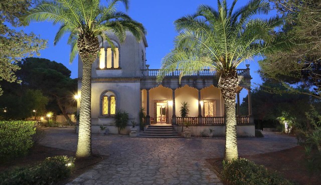 Historic Mansion from the 1900s with a Private Pool and Centuries-Old Park - Porto Selvaggio