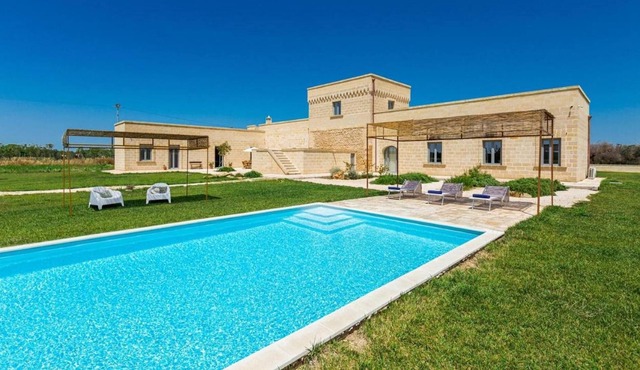 Historic Masseria Bosco Colombo with private pool up to 12 people