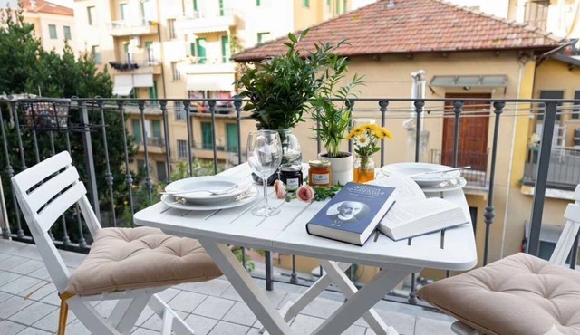 Holiday apartment mit Klimaanlage und Balkon