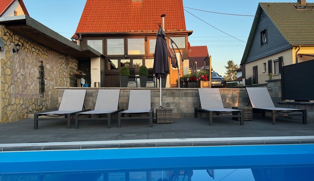 Holiday Home 'Eisfelder Blick' with Private Pool, Private Terrace and Wi-Fi in Eisfeld