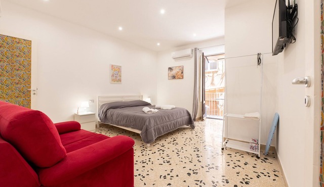 Holiday House Annunziata 2 Apartment with Balcony, Wi-Fi and Air Conditioning