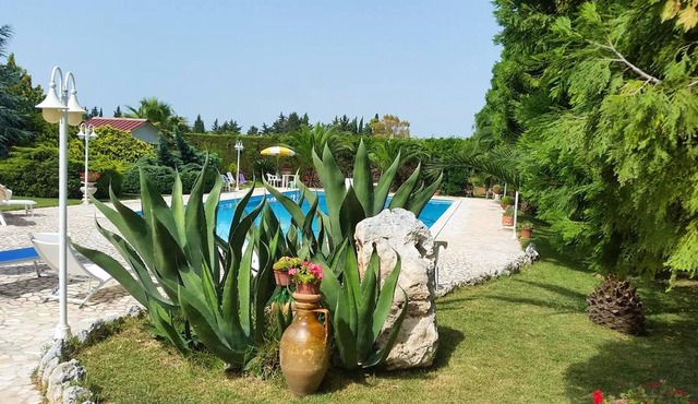 Homerez - Beautiful studio for 4 ppl. with shared pool at Muro Leccese