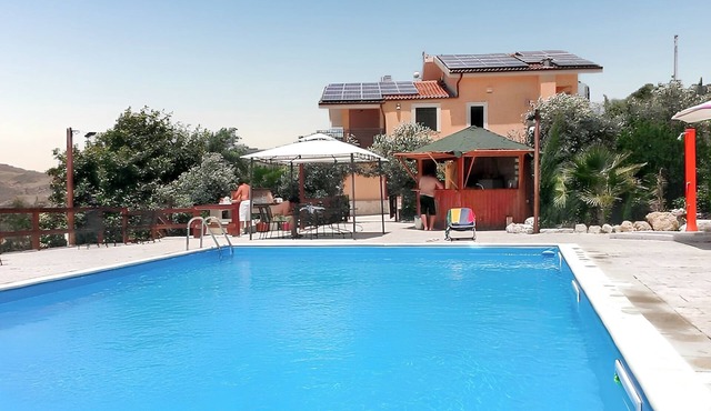 Homerez - Villa with pool near Bompensiere
