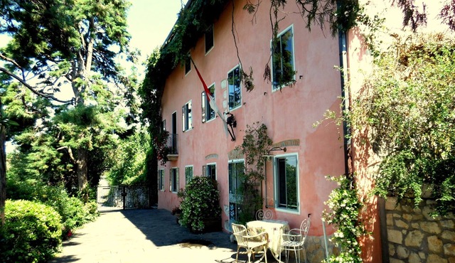 Independent suite with garden in typical single house - 2 rooms - 3/4 persons