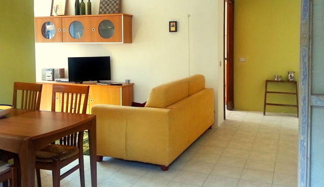 LA MAISON D'HOTES, large garden. Near Rho Fiera, Milan city center and Malpensa