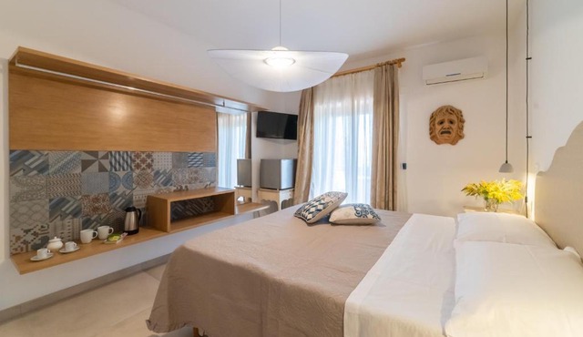 La Mimosa Rooms