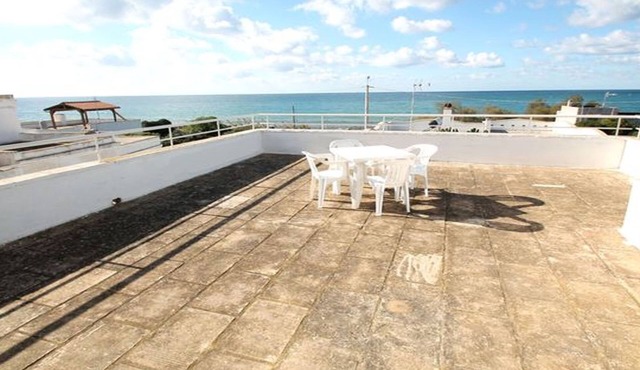 Large villa facing the sea