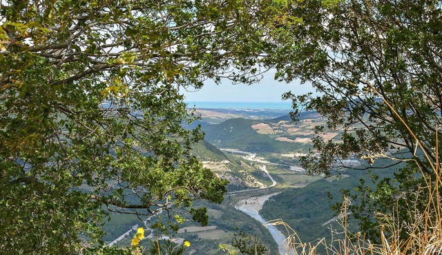 Let yourself be enchanted by the fantastic landscape panorama of this vacation home.