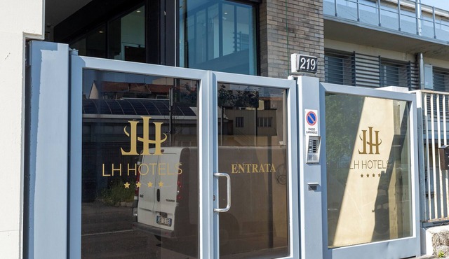 Lh HOTELS