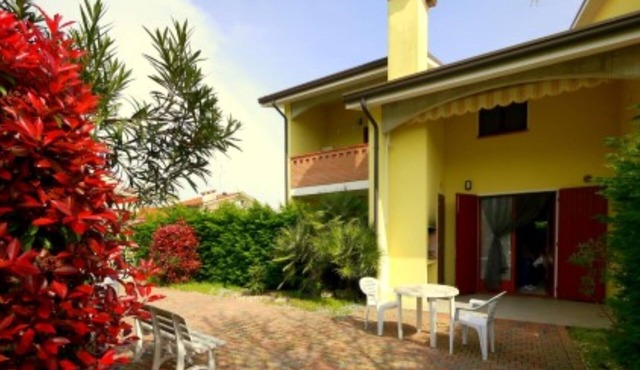Lido di Pomposa, spacious villa with garden and well-maintained BBQ-Villa Dalia1