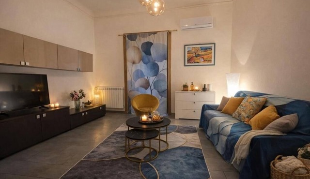 Little Cassaro. Cozy self-contained apartment in the city center