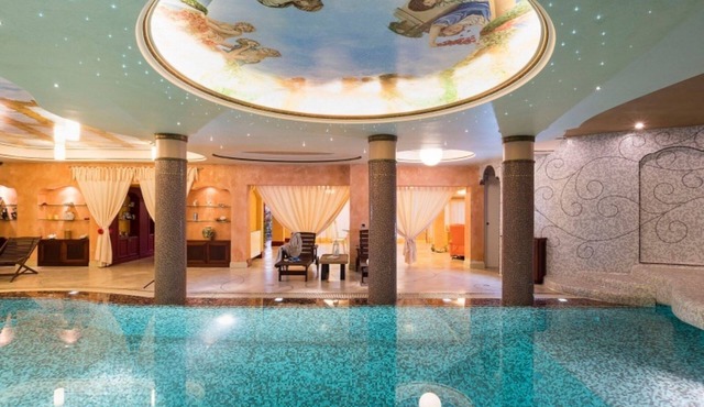 Luxurious villa with pool and wellness area at 2 km from the beach
