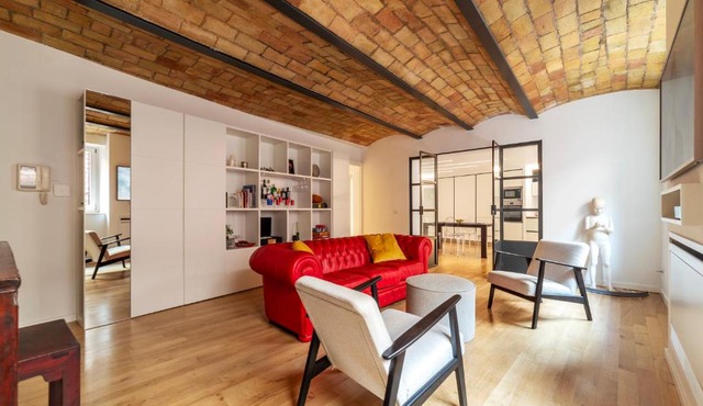 Luxury 3 beds 3 baths, few steps from city center