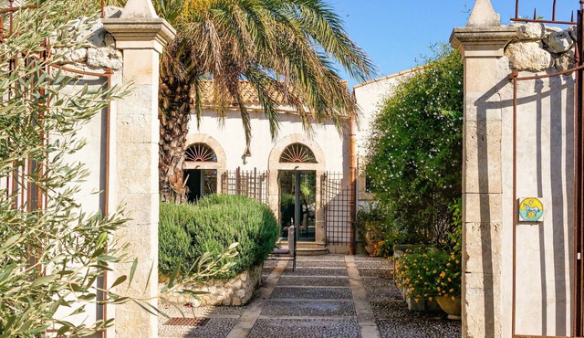 Luxury Villa with service
