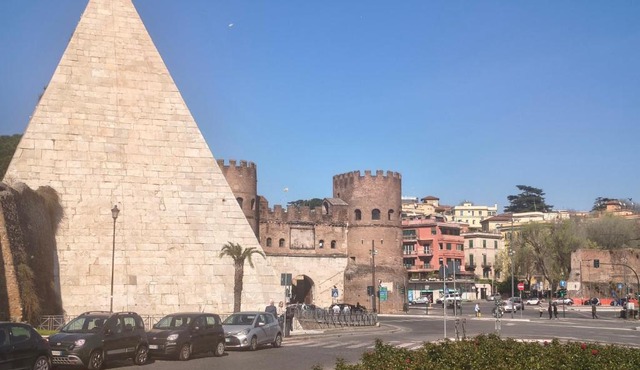 Maison Piramide