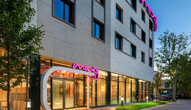 Moxy Verona