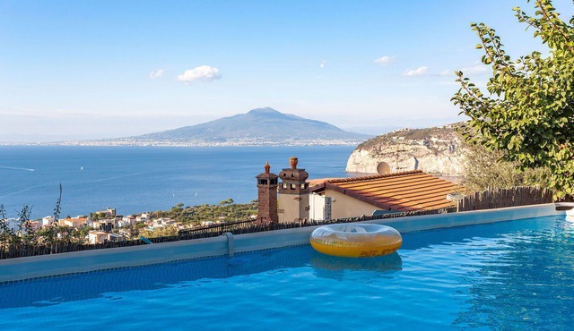 My Rental Homes - Villa Carla with sea view, swimming pool, solarium and BBQ
