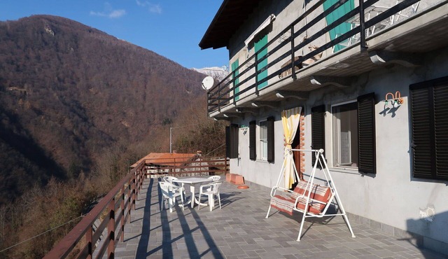 Nice apartment for 4 people with TV, terrace and pets allowed