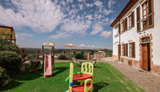 Nice apartment for 4 guests with pool, WIFI, A/C, TV, patio and pets allowed