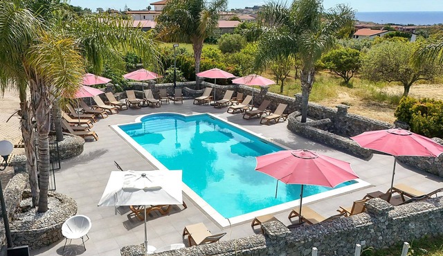 Nice apartment in Ricadi with WiFi